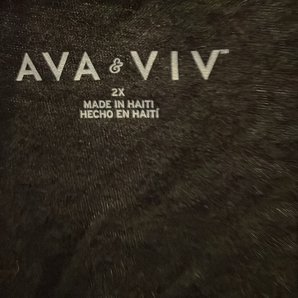 Ava & Viv Classic Black V-Neck Tee - Picture 4 of 4